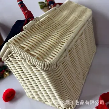 Ribbon-Trimmed House Gift Basket — Side wall and lid construction