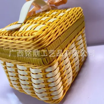 Band-Woven Mini Lidded Case — Detail and finish view 05