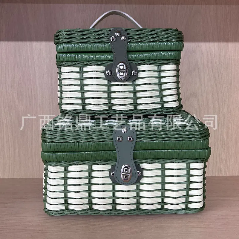 Green-Band Lidded Gift Case — Compact lidded case with dark-green borders, pale woven bands, short handle and front clasp, offered in multiple sizes.