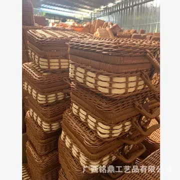 Two-Tone Lidded Hamper Basket — Product view 02