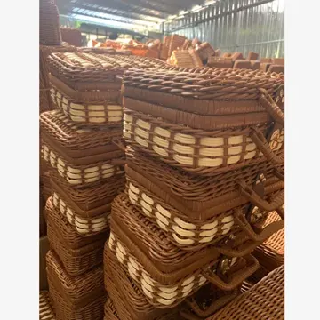 Two-Tone Lidded Hamper Basket — Product view 04