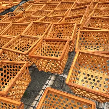 Open-Lattice Long-Handle Basket — Product view 05